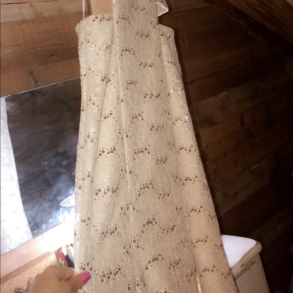 Flattering Prom Dress - Picture 4 of 8